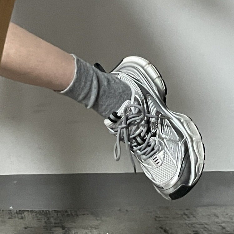 Silver thick-soled sports casual shoes