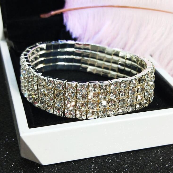 Stretchable bracelet woman
