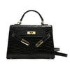 A versatile and classic single-shoulder crossbody bag