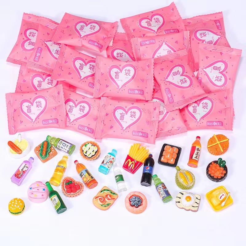 Miniature food play blind bag