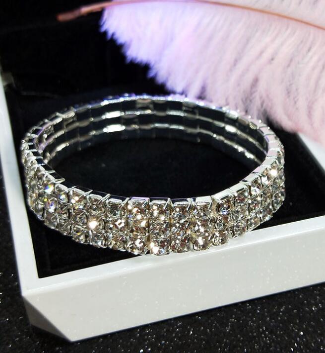 Stretchable bracelet woman
