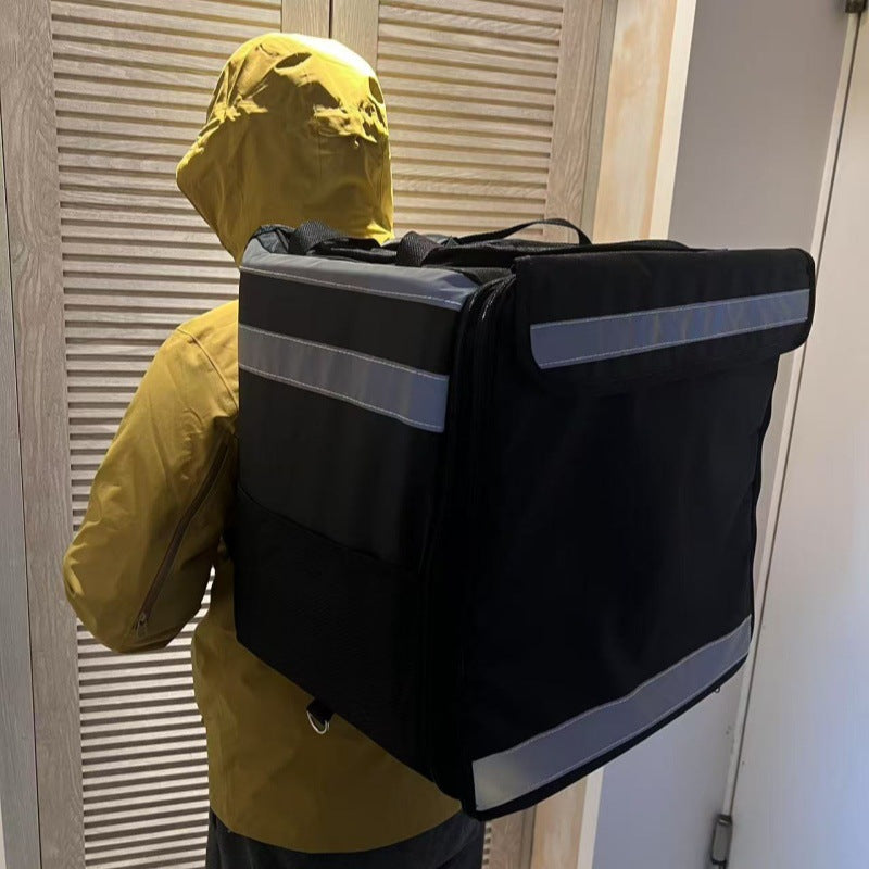 Double-shoulder layered insulated refrigerated box