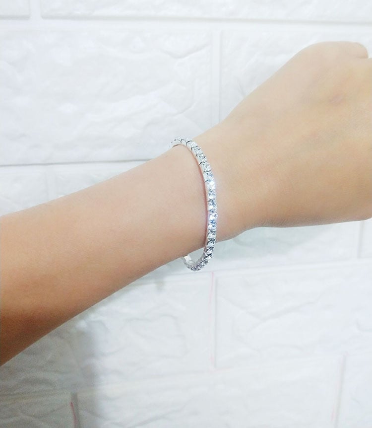 Stretchable bracelet woman