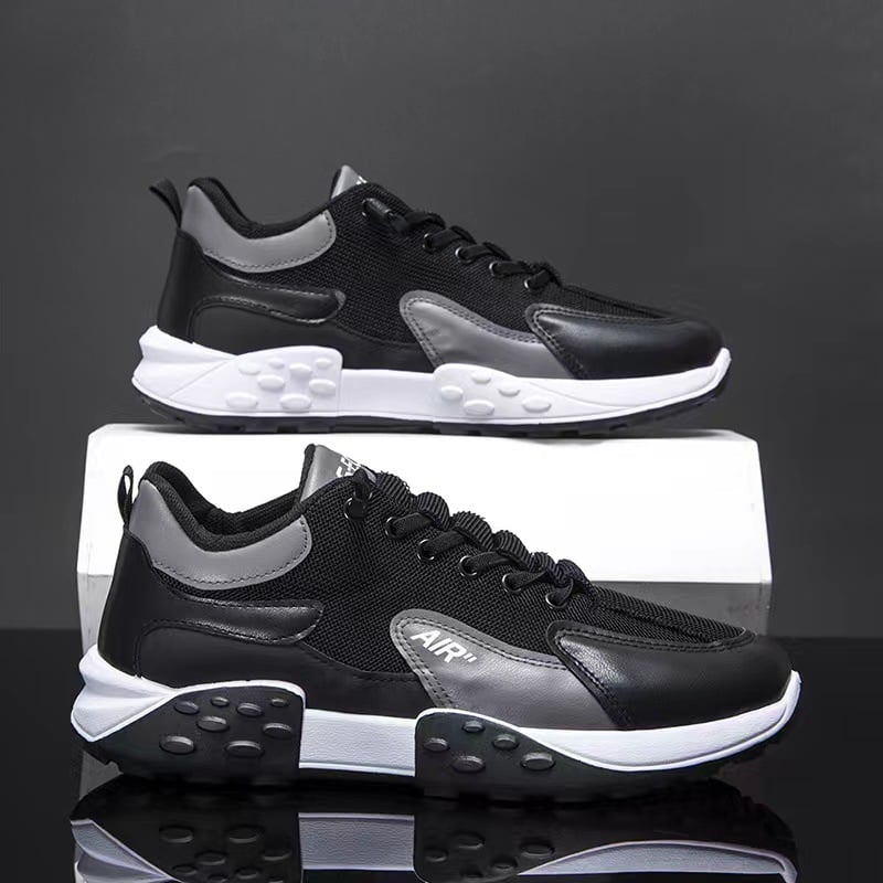 Low-top running shoes