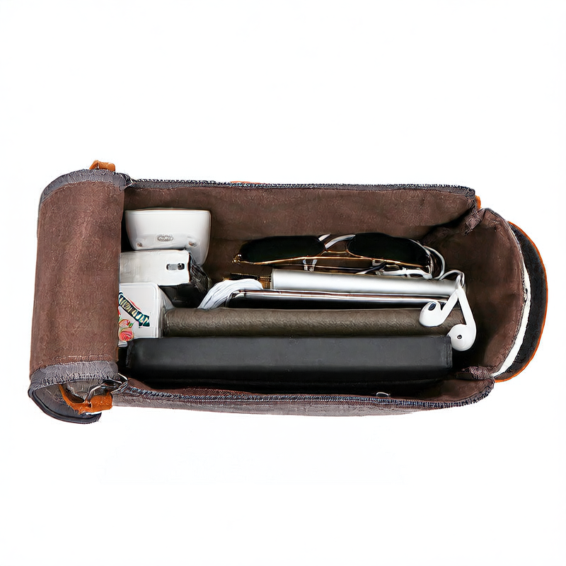 Portable toiletries and cosmetics bag