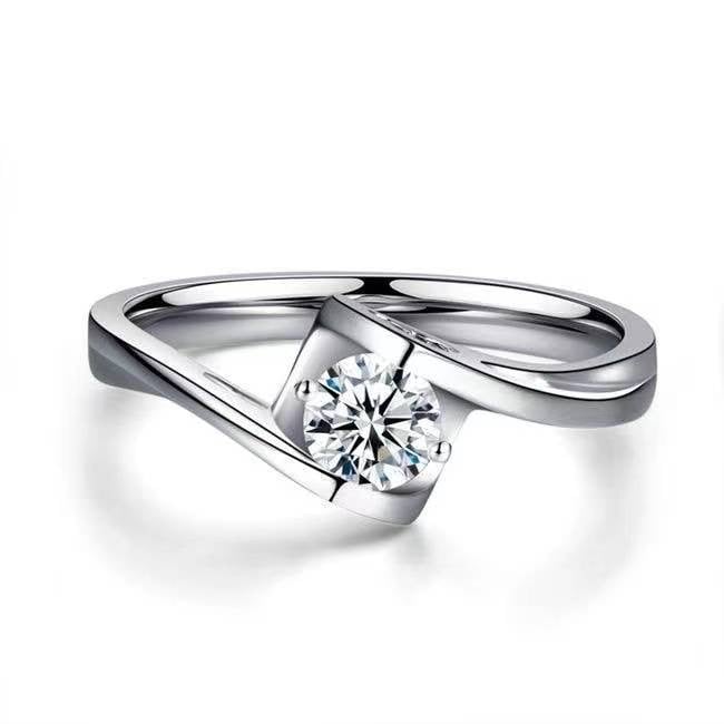 Adjustable diamond ring