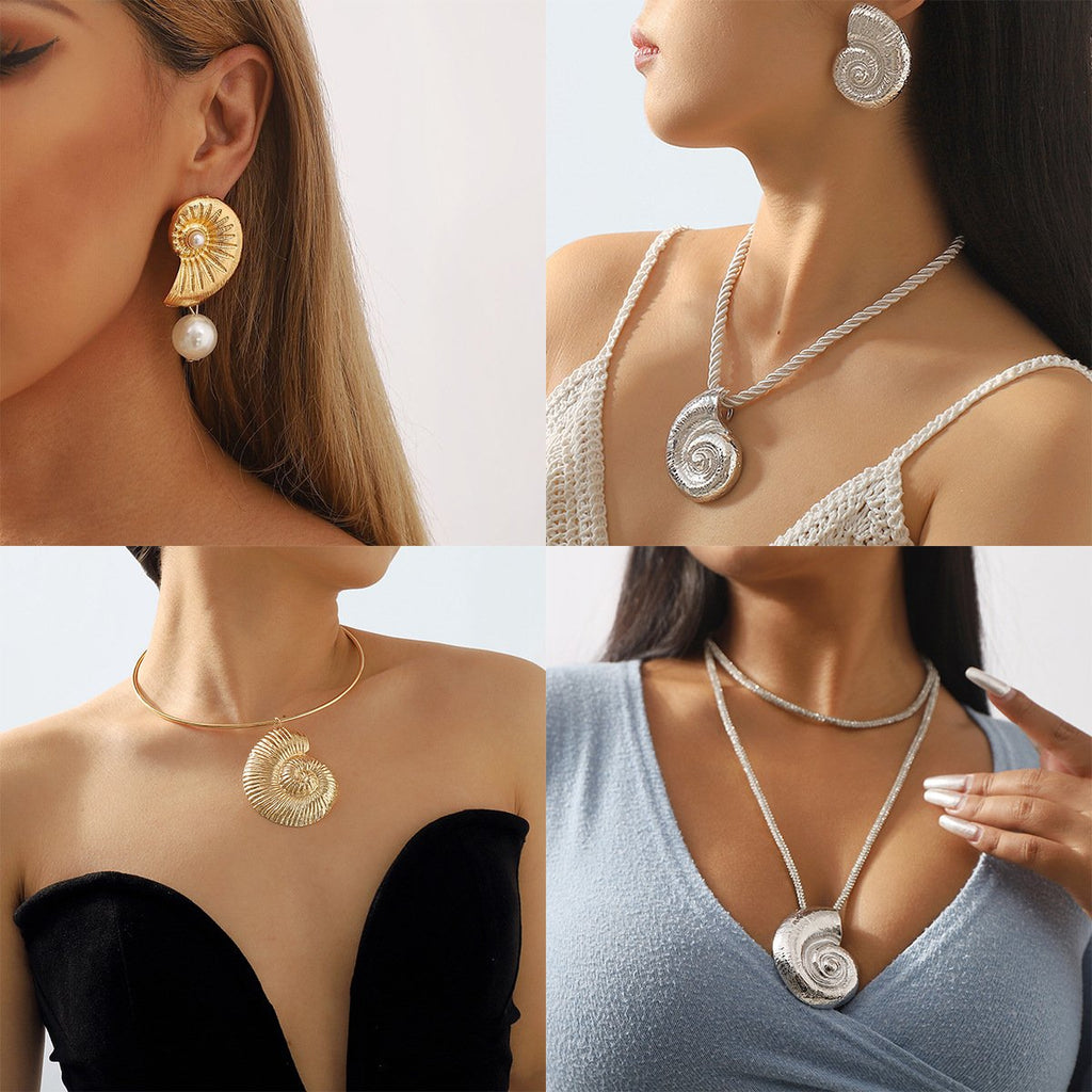 Personalized conch and starfish pendant necklace earrings