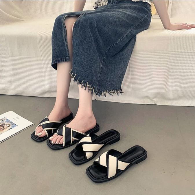 Sandwich one-piece flip-flop for women